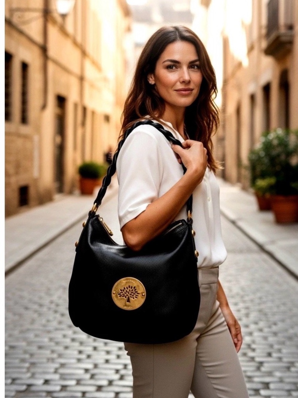 Mulberry Daria Hobo Large Black Leather Hobo with Gold Medallion So Lovely